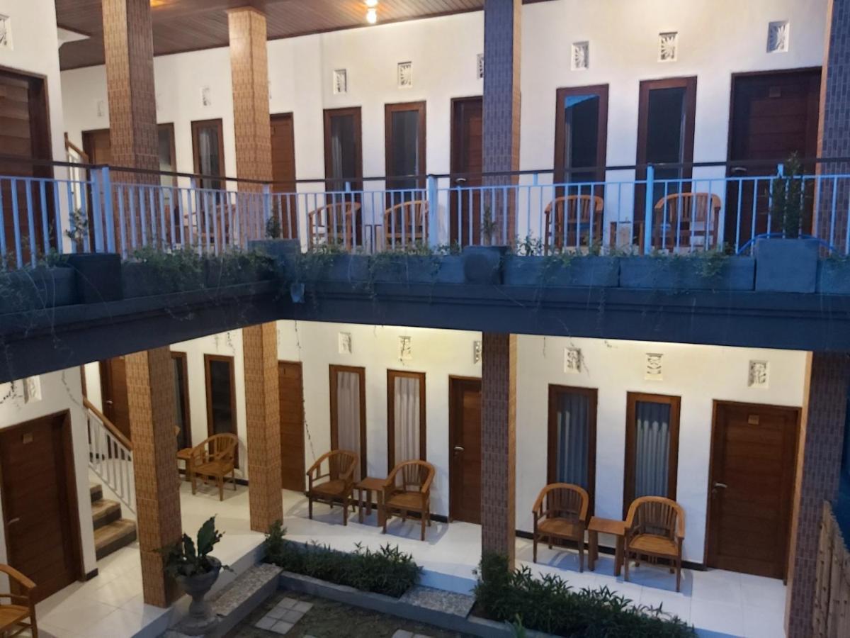 Genta House Hotel Kuta  Exterior photo